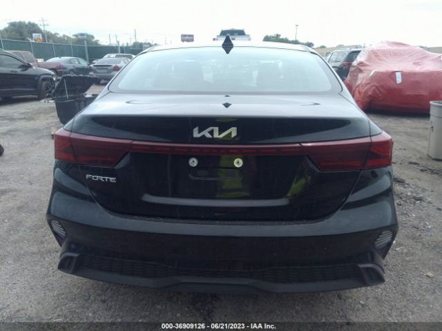 3KPF24ADXPE599407 KIA Forte Lxs