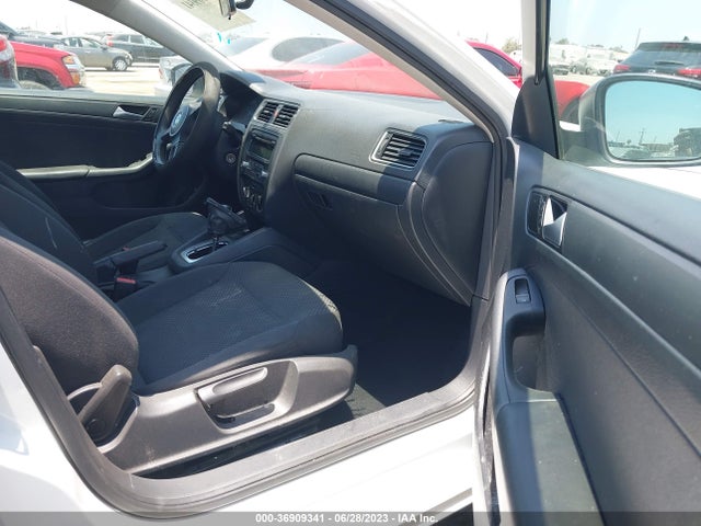 3VW2K7AJ6EM325675 Volkswagen Jetta 2.0l S