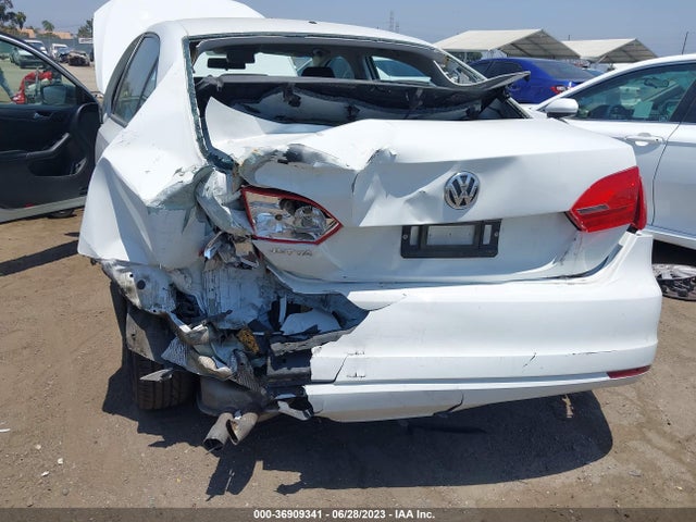 3VW2K7AJ6EM325675 Volkswagen Jetta 2.0l S