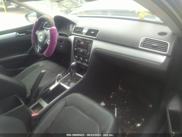 2012 VOLKSWAGEN PASSAT SE W/SUNROOF & NAV PZEV VIN: 1VWBP7A32CC106147