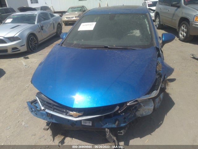 Chevrolet CRUZE LT 2018 1G1BE5SM3J7150421 Image 4