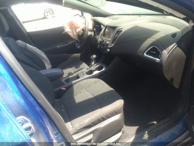 Chevrolet CRUZE LT 2018 1G1BE5SM3J7150421 Image 11