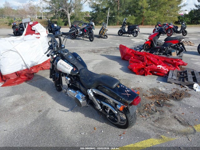 2006 HARLEY-DAVIDSON FXDWGI 1HD1GP11X6K317134 Photo 2