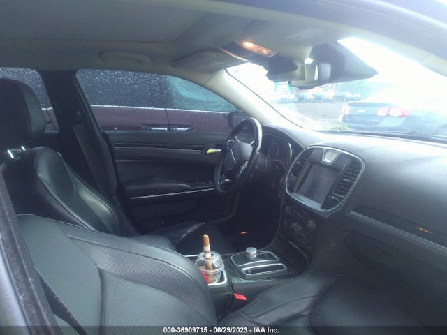 2C3CCAKG2GH213160 Chrysler 300 300c