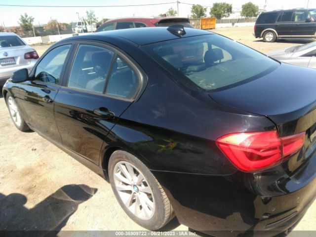 WBA8E1G59GNU11595 BMW 3 Series 320i