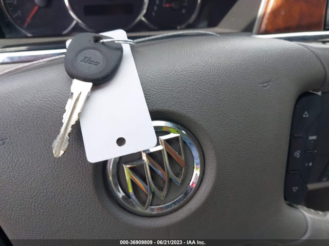 2008 BUICK LACROSSE CXL VIN: 2G4WD582781187007