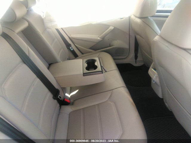 1VWDT7A32HC079284 Volkswagen Passat R-line W/comfort Pkg