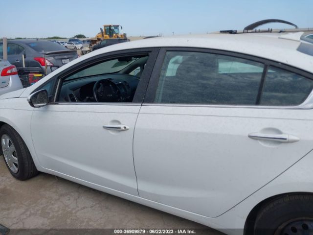 3KPFL4A72HE091991 KIA FORTE S