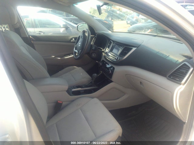 Hyundai TUCSON SE 2017 KM8J33A42HU449310 Image 11