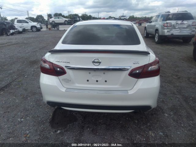 1N4AL3AP1HC202032 Nissan Altima 2.5 Sr