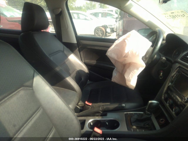 1VWBS7A39EC112416 Volkswagen Passat Se W/sunroof