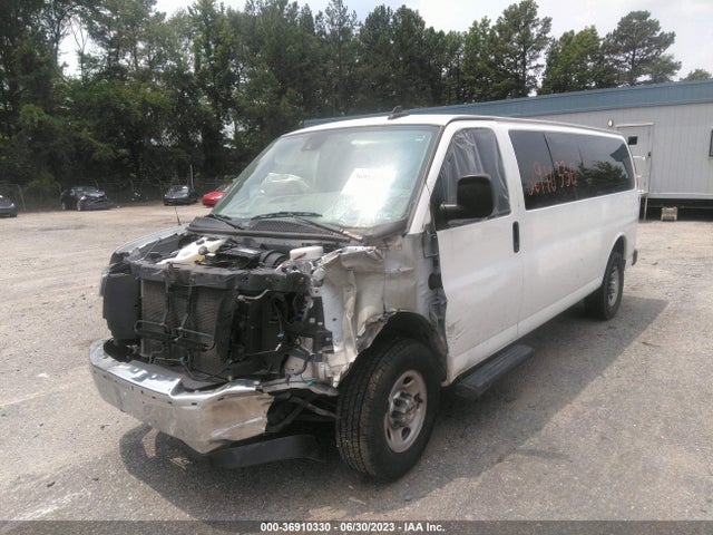 Chevrolet Express Passenger Lt 2019 1GAZGPFG7K1372120 Image 2