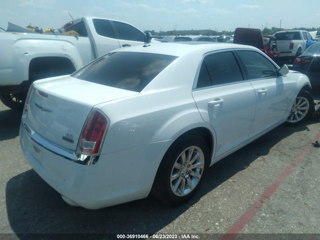 2C3CCAAG8EH373395 Chrysler 300