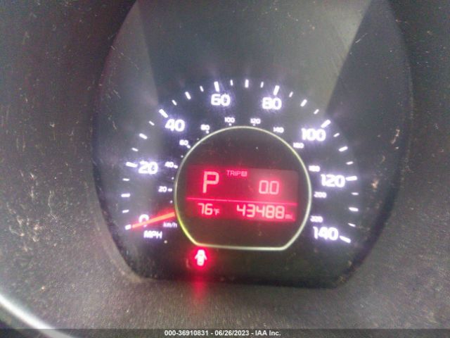 KNDJN2A2XE7088698 KIA Soul Base
