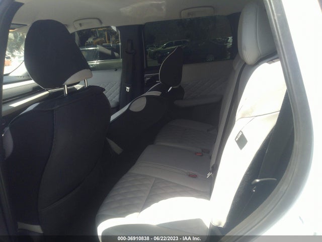 JA4J3VA85NZ089493 Mitsubishi Outlander Sel