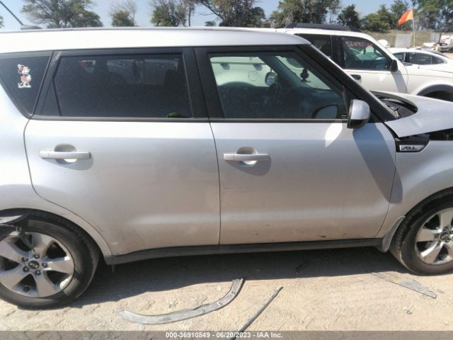 KNDJN2A28J7598087 KIA Soul Base