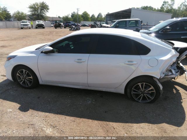 3KPF24AD3NE481275 KIA Forte Lxs
