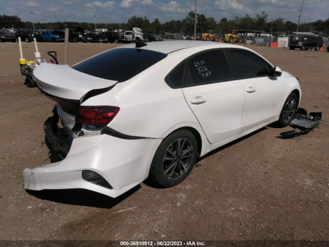 3KPF24AD3NE481275 KIA Forte Lxs