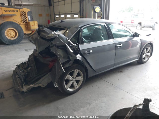 1VWBH7A34EC016627 Volkswagen PASSAT SE