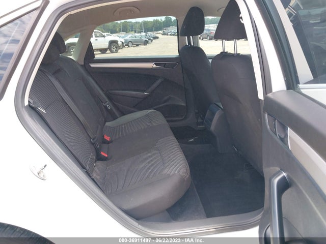 1VWAT7A34HC006842 Volkswagen Passat 1.8t S