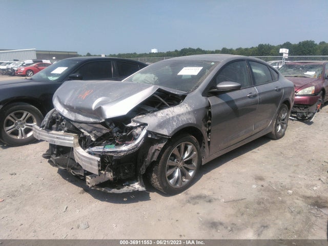 Chrysler 200 S 2015 1C3CCCBG4FN613271 Image 2