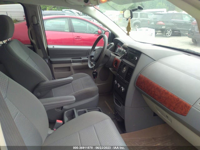 2008 CHRYSLER TOWN & COUNTRY LX VIN: 2A8HR44H88R774538