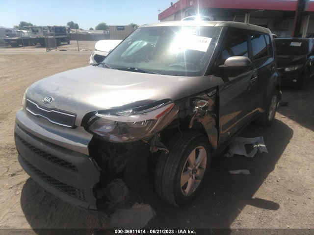 KIA Soul Base 2018 KNDJN2A23J7619718 Image 2
