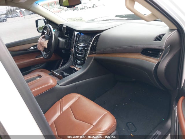 1GYS3CKJ8GR452933 Cadillac Escalade Premium Collection
