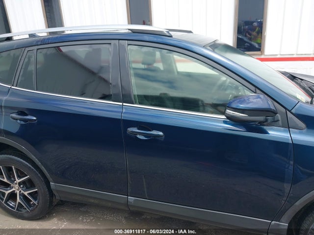 Toyota Rav4 Xle 2018 JTMRFREV3JJ743830 Image 13