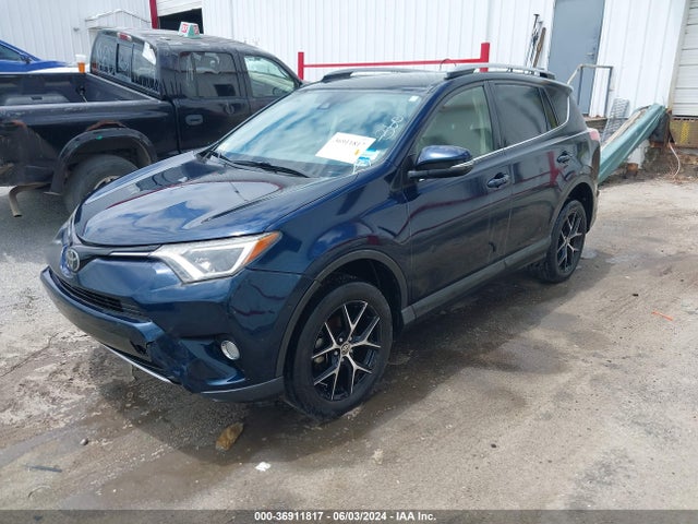 Toyota Rav4 Xle 2018 JTMRFREV3JJ743830 Image 2