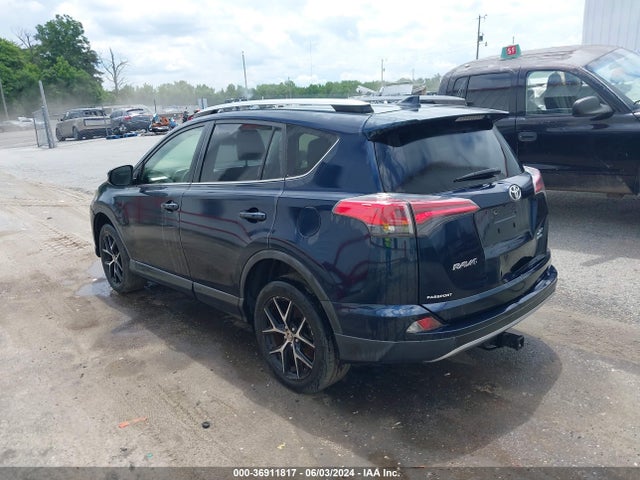 Toyota Rav4 Xle 2018 JTMRFREV3JJ743830 Image 3