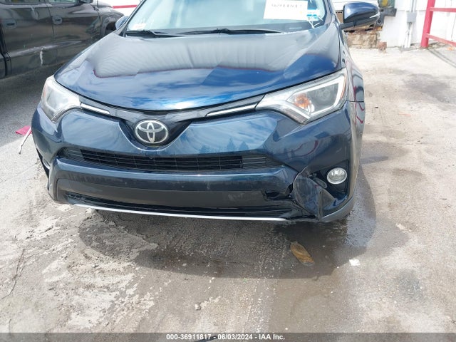 Toyota Rav4 Xle 2018 JTMRFREV3JJ743830 Image 6