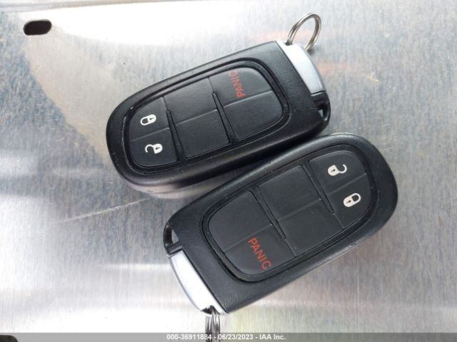 1C4PJLLB8KD395762 Jeep Cherokee Latitude Plus