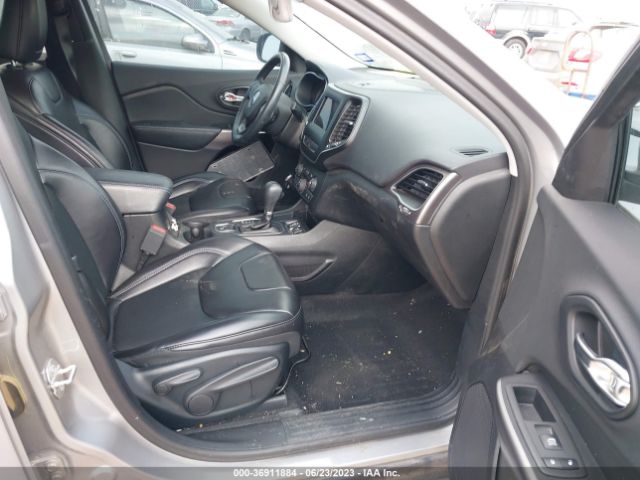 1C4PJLLB8KD395762 Jeep Cherokee Latitude Plus