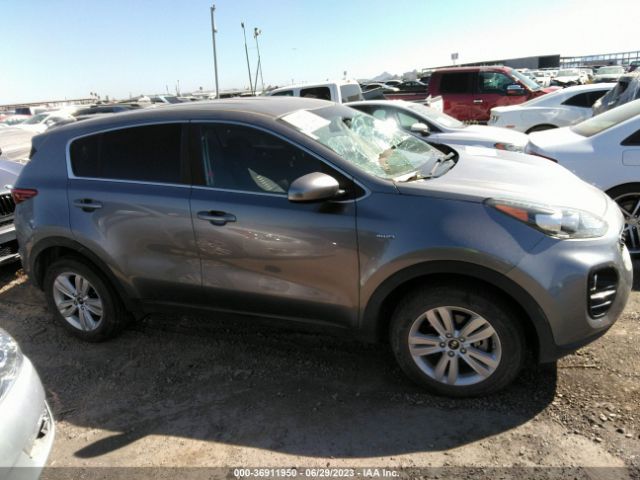 KNDPMCAC7J7348223 KIA Sportage Lx