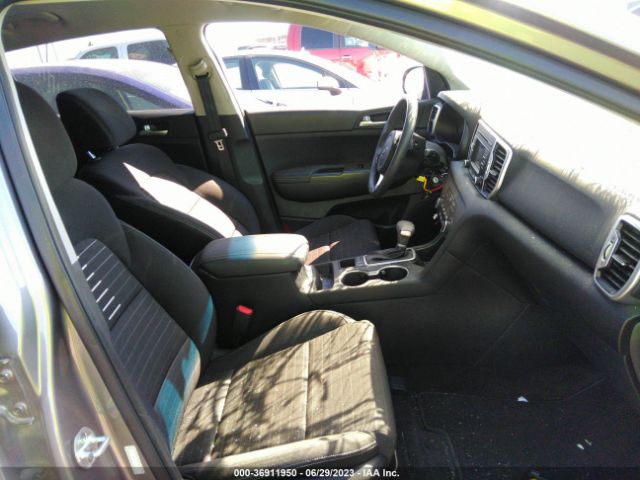 KNDPMCAC7J7348223 KIA Sportage Lx