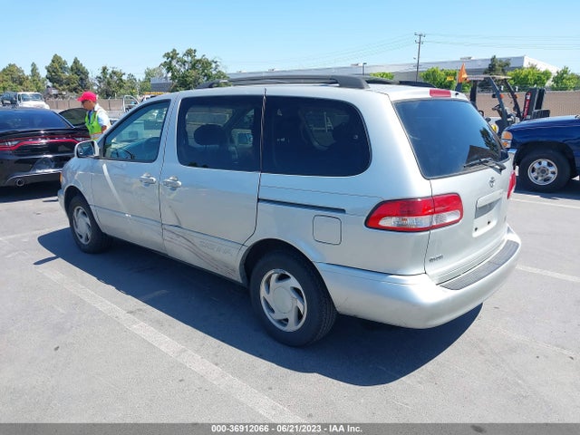 2002 TOYOTA SIENNA LE/XLE VIN: 4T3ZF13C82U508068
