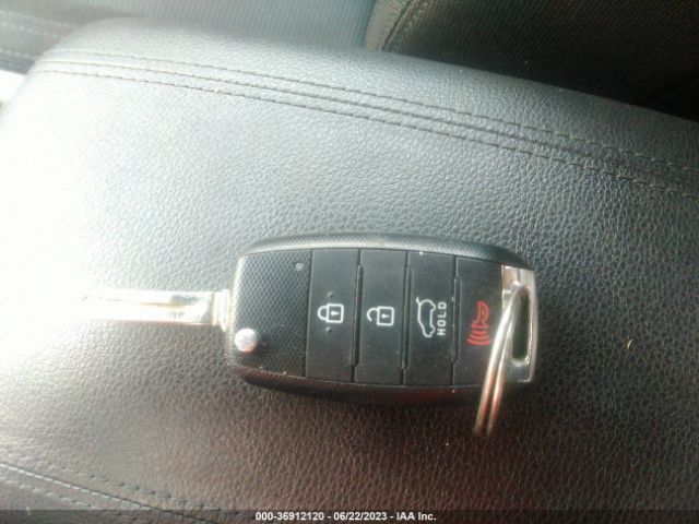 KNDPB3AC0E7569464 KIA Sportage Lx