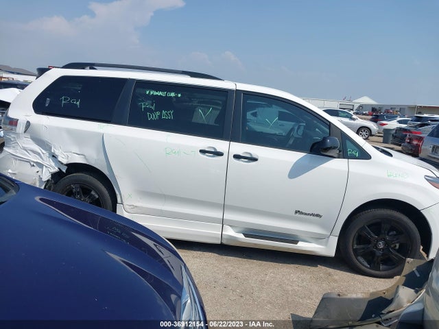 Toyota SIENNA SE 2020 5TDXZ3DC3LS039175 Image 13