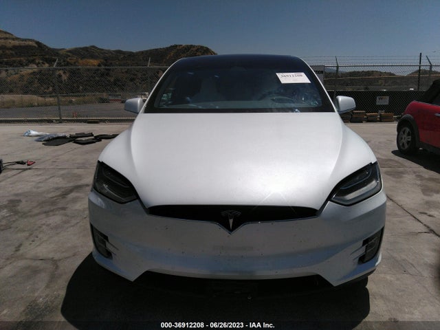 2019 Tesla Model X, VIN: 5YJXCAE26KF193555