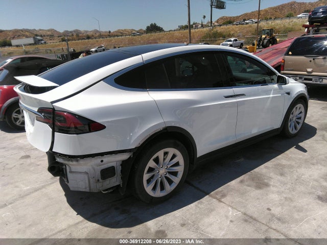 2019 Tesla Model X, VIN: 5YJXCAE26KF193555
