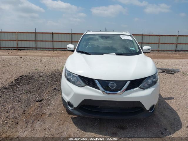 JN1BJ1CP1HW002632 Nissan Rogue Sport Sl