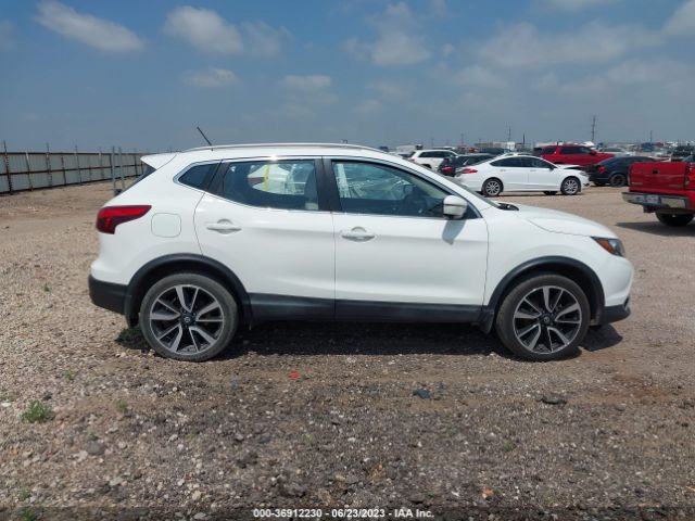 JN1BJ1CP1HW002632 Nissan Rogue Sport Sl