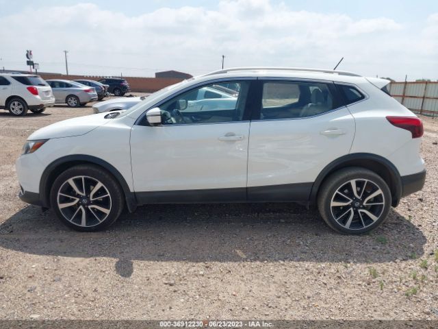 JN1BJ1CP1HW002632 Nissan Rogue Sport Sl