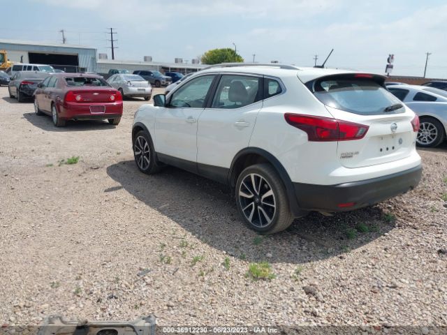 JN1BJ1CP1HW002632 Nissan Rogue Sport Sl