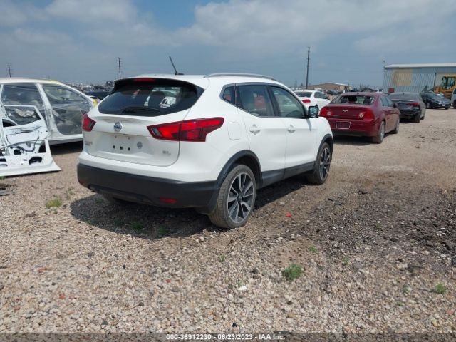 JN1BJ1CP1HW002632 Nissan Rogue Sport Sl