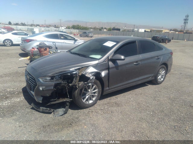 Hyundai SONATA SE 2018 5NPE24AF3JH617777 Image 2