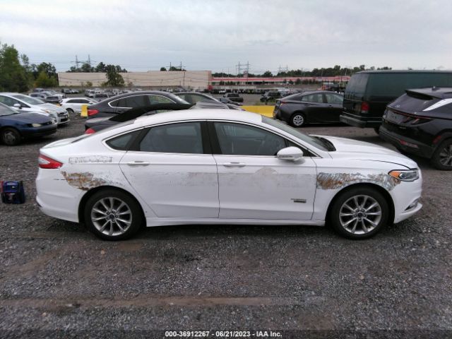 3FA6P0PU7HR279057 Ford Fusion Energi Se