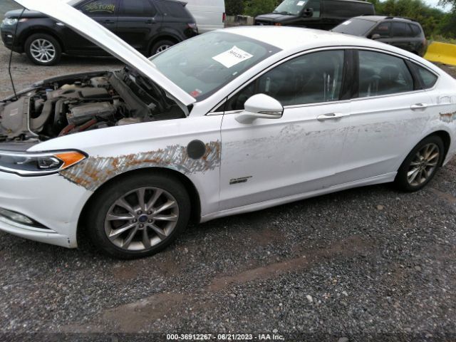 3FA6P0PU7HR279057 Ford Fusion Energi Se