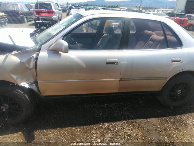 1995 TOYOTA CAMRY LE VIN: JT2GK12E7S0092193